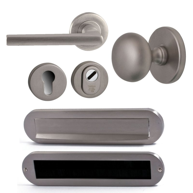 Hardbrass - Iris/Sara voordeurset links PVD INOX