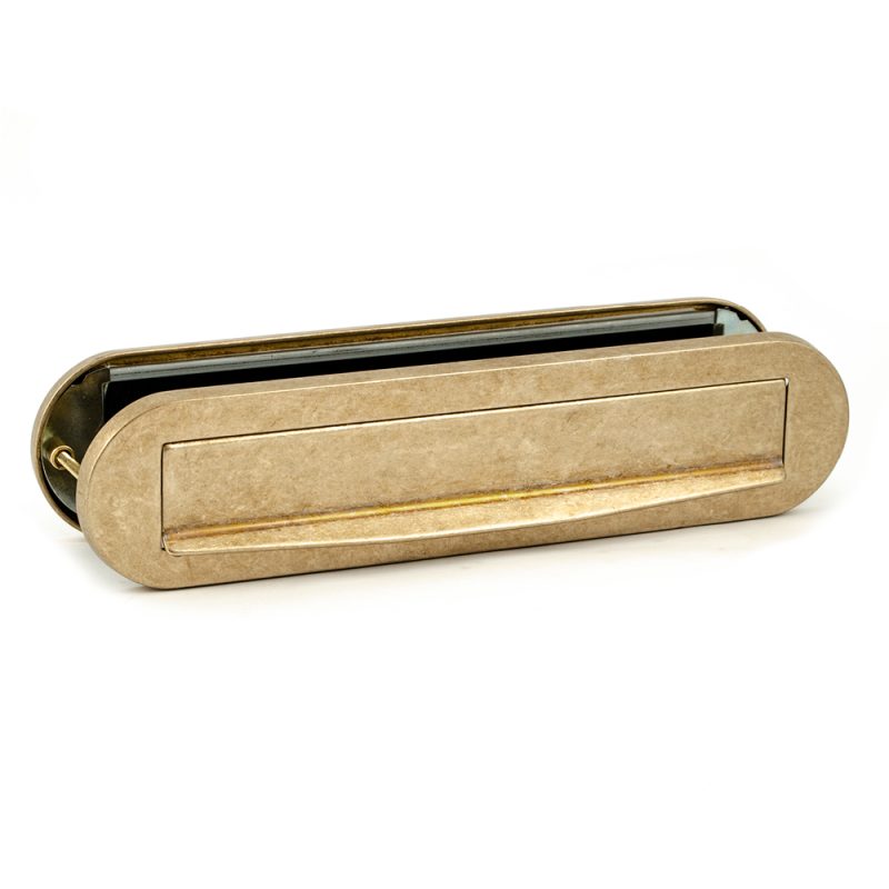 Hardbrass - Briefplaat/tochtborstel combinatie Ronald/Aart ovaal Getrommeld messing